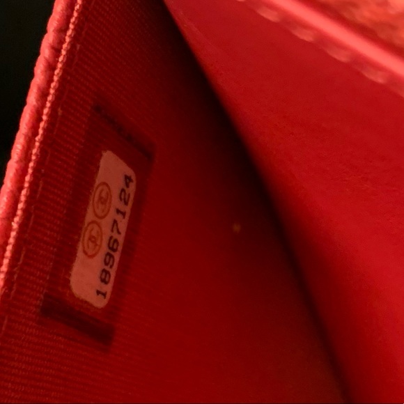 With tags ✨Chanel caviar timeless wallet on chain - Picture 6 of 16